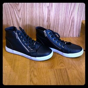 Steve Madden black flat booties